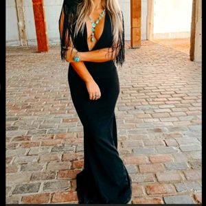 STUNNING BLACK DRESS!